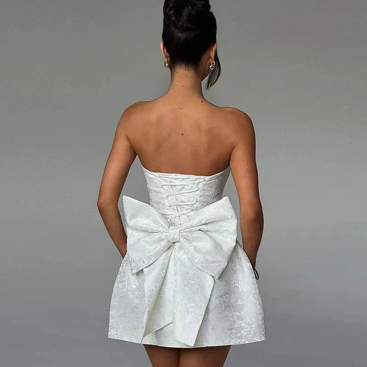 LuxeCharm – Elegant Halter Dress for Evenings