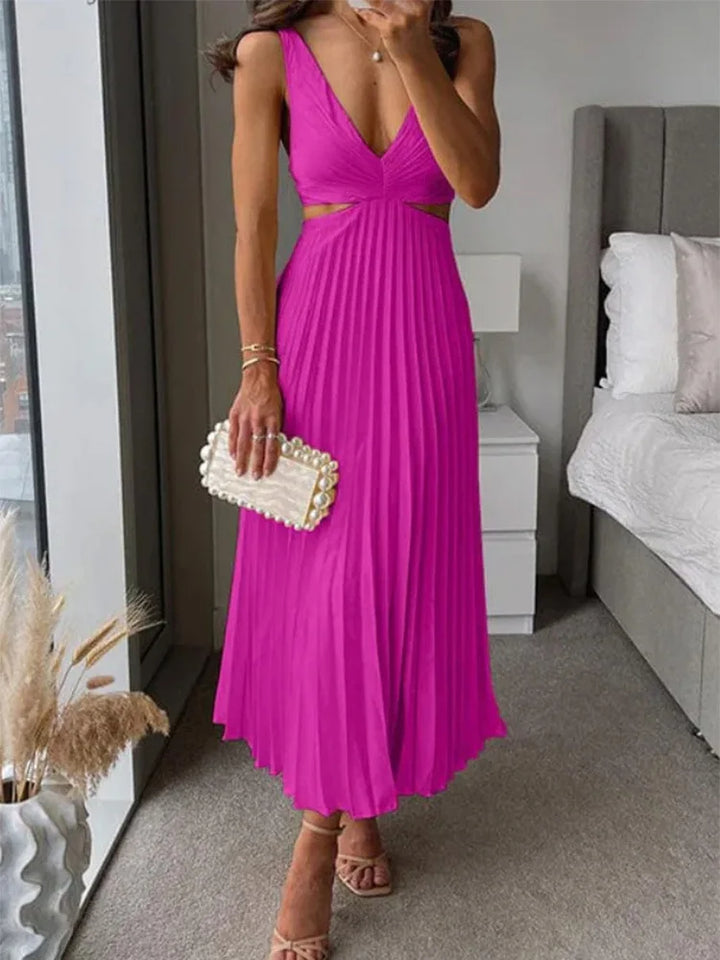Elegant Sleeveless Dress with Open Back Graceful Sophistication for Warm-Weather Occasions