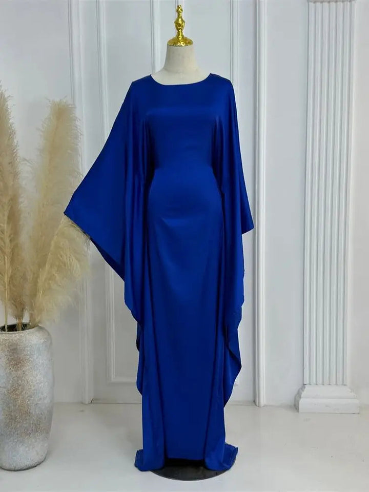 Elegant Maxi Dress with Spaghetti Straps and High Slit