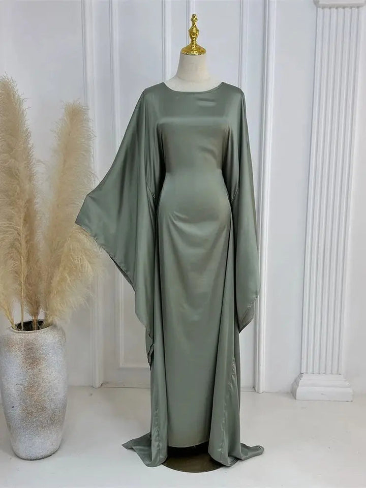 Elegant Maxi Dress with Spaghetti Straps and High Slit
