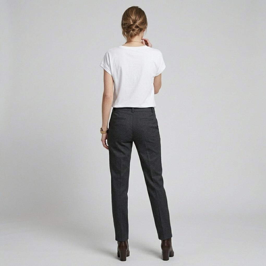 Casual Women's V-Neck Top with Elegant Simplicity