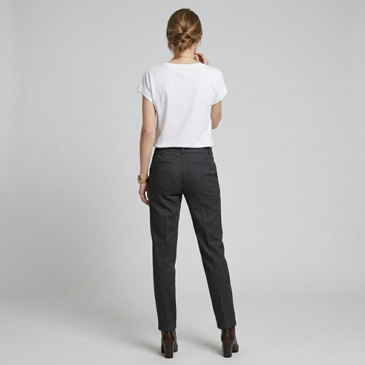 Casual Women's V-Neck Top with Elegant Simplicity