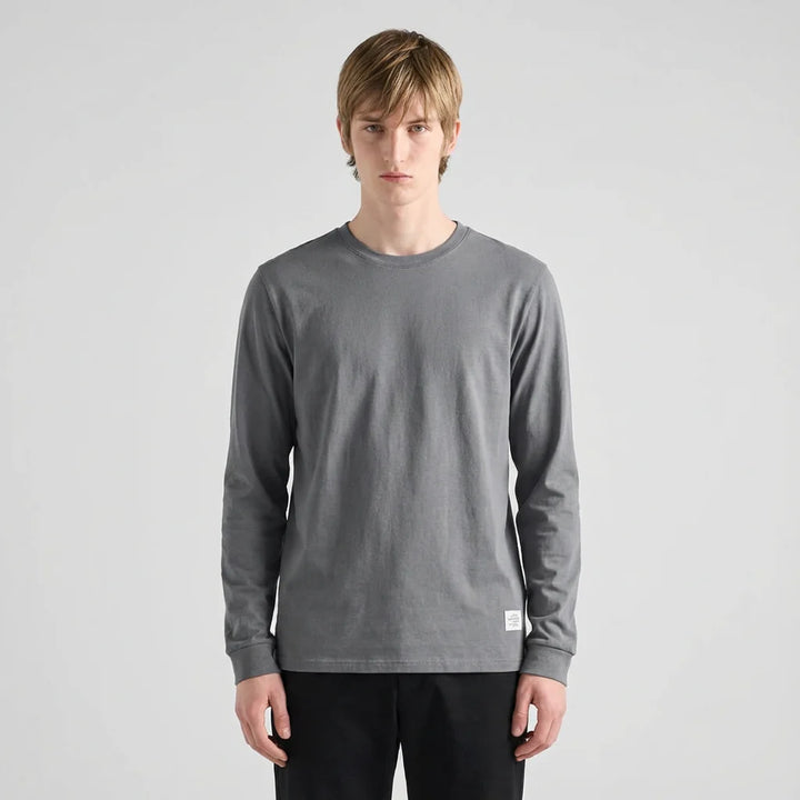 Men’s Long-Sleeved Round-Neck Shirt – Classic Everyday Style