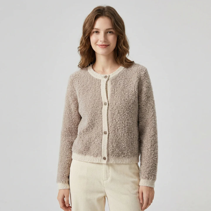 Women’s Button-Cardigan – Soft Layer with Statement Texture