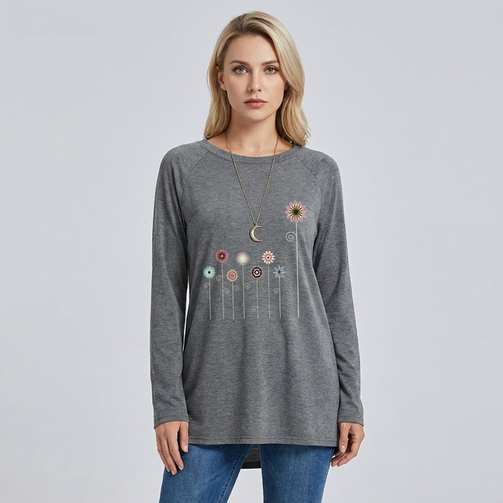 Sweatshirt with 3D Floral Embroidery Soft Texture Meets Subtle Elegance