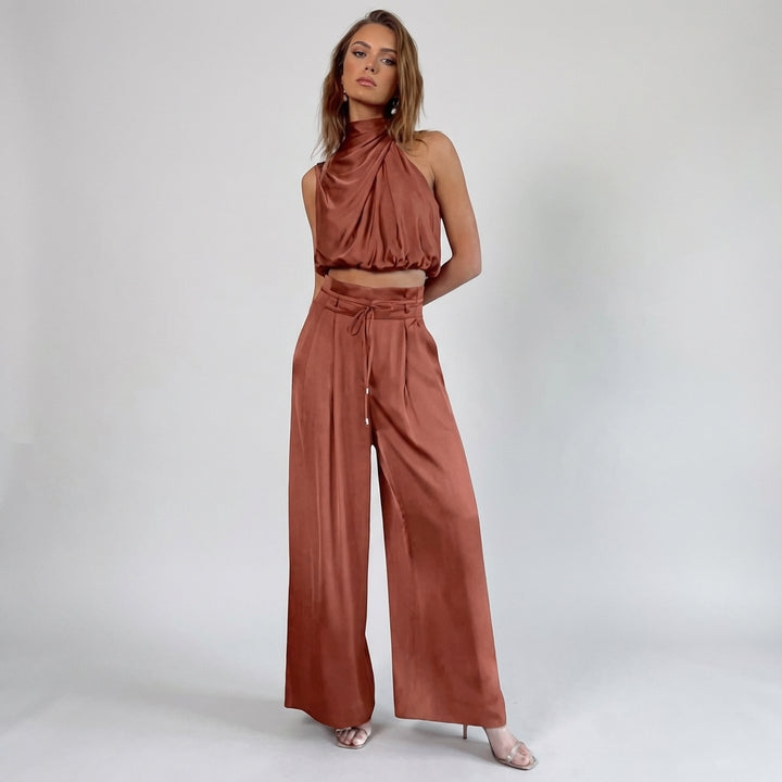 Women’s Summer Jumpsuit – Minimalist Design with Versatile Flair