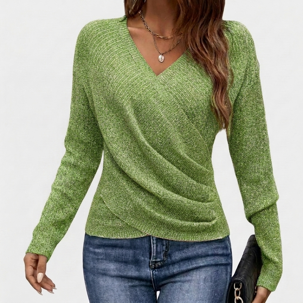 Elegant and Comfortable Sweater Brings Cozy Style to Everyday Looks